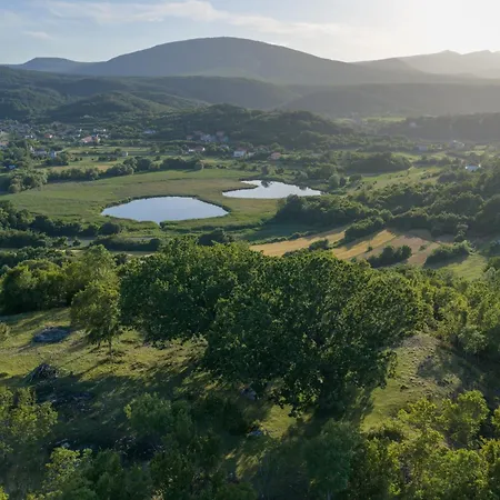 Villa Twin Lakes *