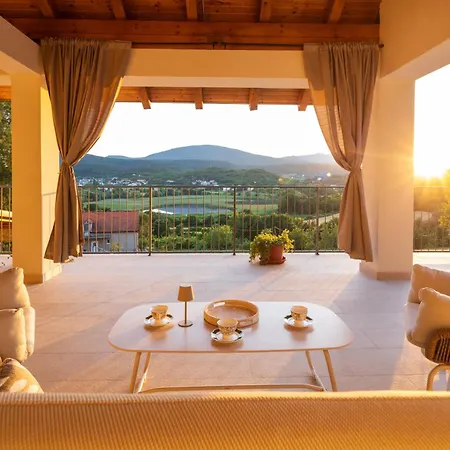 Twin Lakes Villa Hrvace